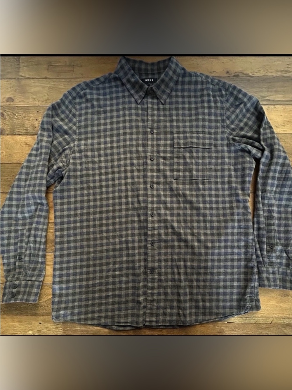DKNY Plaid Gray and Navy Blue Long Sleeve Button Down Shirt Men’s Size Large